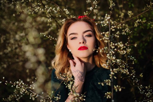 How to Style a Peplum Blouse for a Figure-Flattering Office Attire?