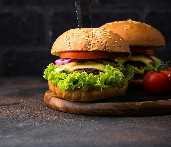 How to Create a Flavorful Vegan Quinoa and Black Bean Burger with Avocado?